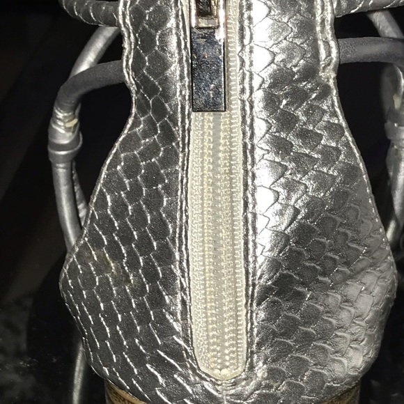 Unique textured T-strap wide width sandal,11w - Picture 7 of 8